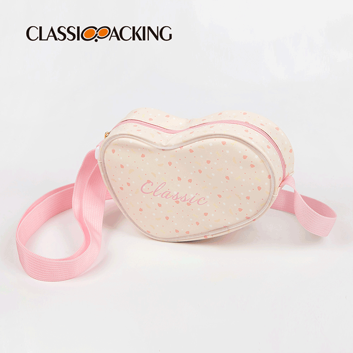 heart-shaped-cosmetic-bag-close-ups