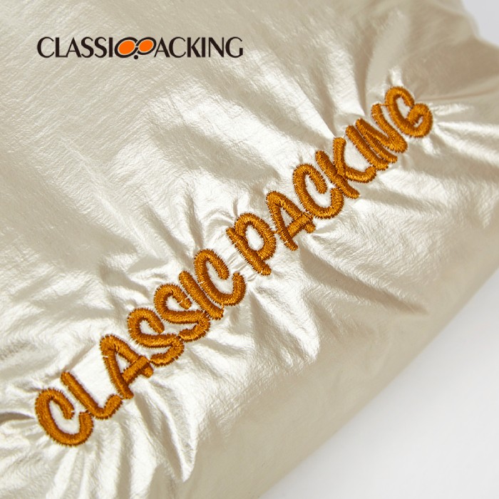 glossy-polyester-makeup-bag-logo-detail